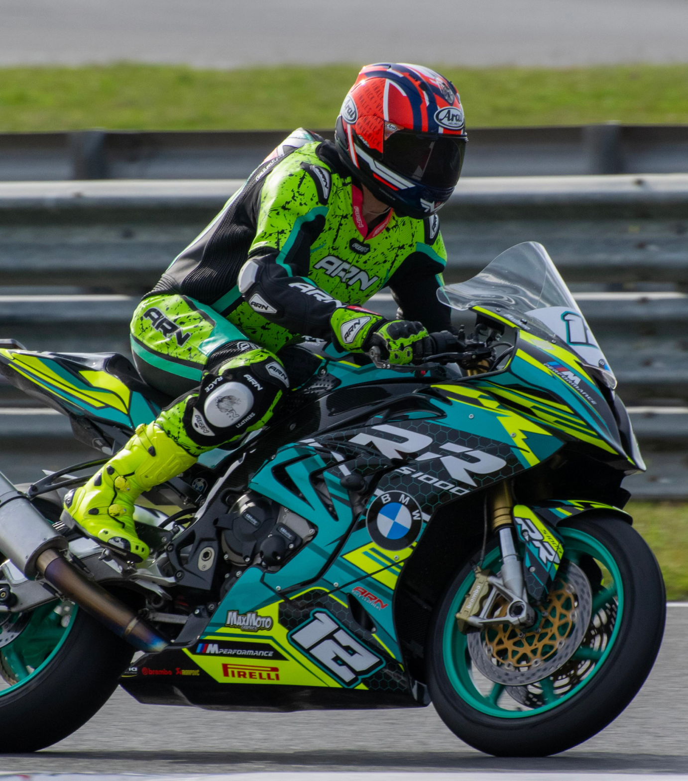 Pair your suit with a matching Race TT!